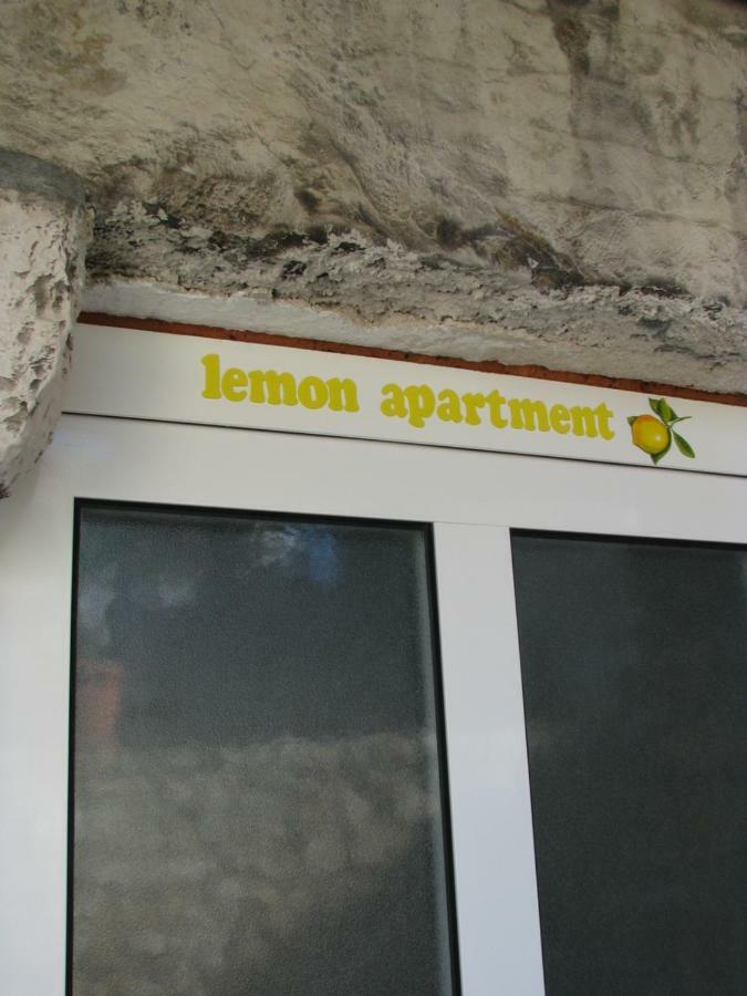 Apartments And Room Lemon Vis Exteriér fotografie