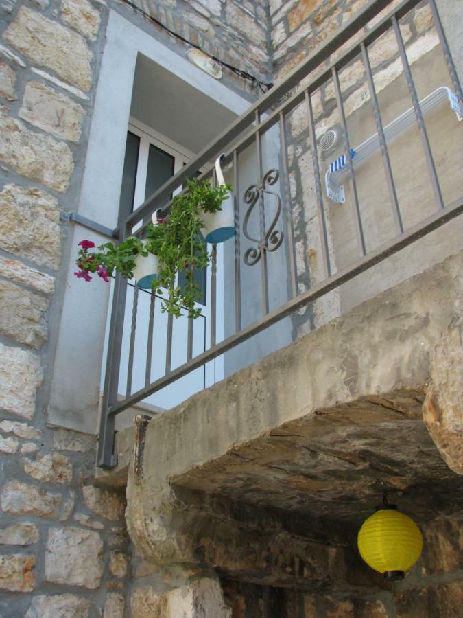 Apartments And Room Lemon Vis Exteriér fotografie