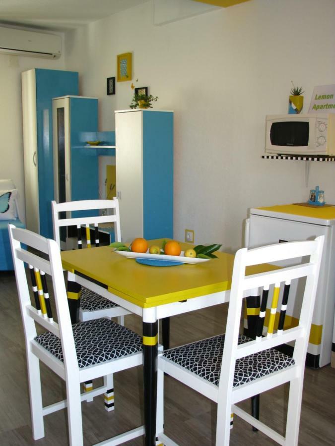 Apartments And Room Lemon Vis Exteriér fotografie