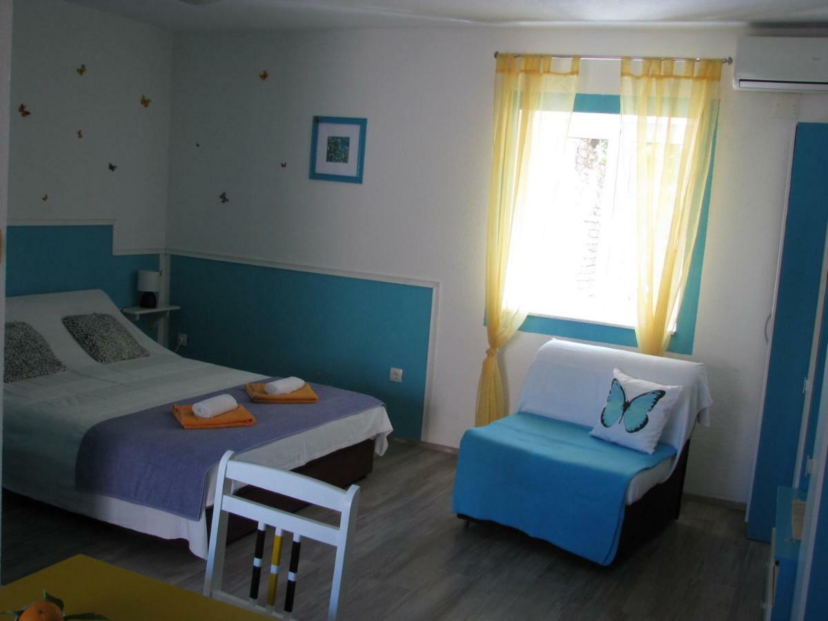 Apartments And Room Lemon Vis Exteriér fotografie