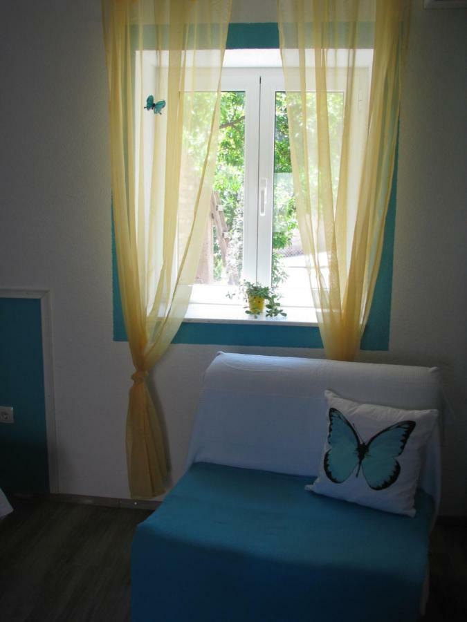Apartments And Room Lemon Vis Pokoj fotografie